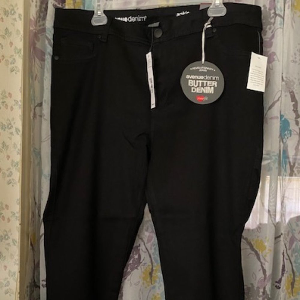 Avenue Butter Jet Black Denim Ankle Jean, size 16 - Picture 1 of 4